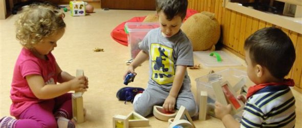 Bild: Kinder der Kita Steinkaut beim spielen.