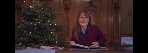 Maren Briswalter bei der Video-Lesung  von Schneehäschens Stern, Jagdzimmer, Museum Schlosspark