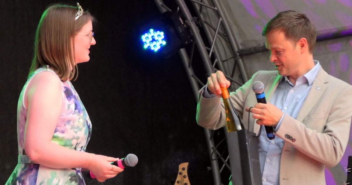 Laura Ritz Naheweinmajestät Laura Ludwig eröffnete Neuruppiner Weinfest | Bad ...