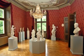 Bild: Blick in den Cauerraum des Schloßparkmuseums.