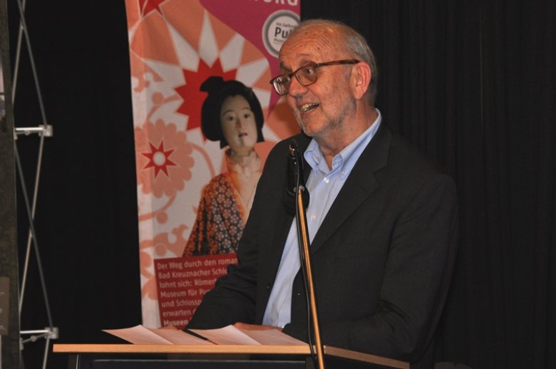 Arno Lergenmüller (Vorsitzender des PuK-Fördervereins) bei seinem Grußwort