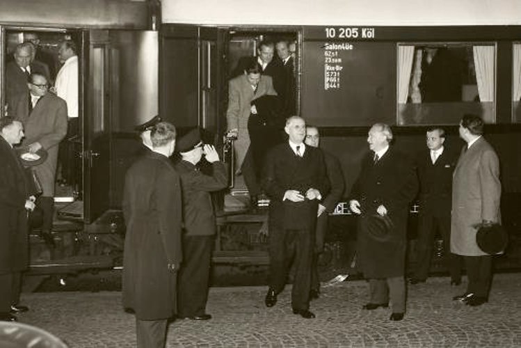 Bild: Ankunft Adenauers und de Gaulles am Kreuznacher Bahnhof